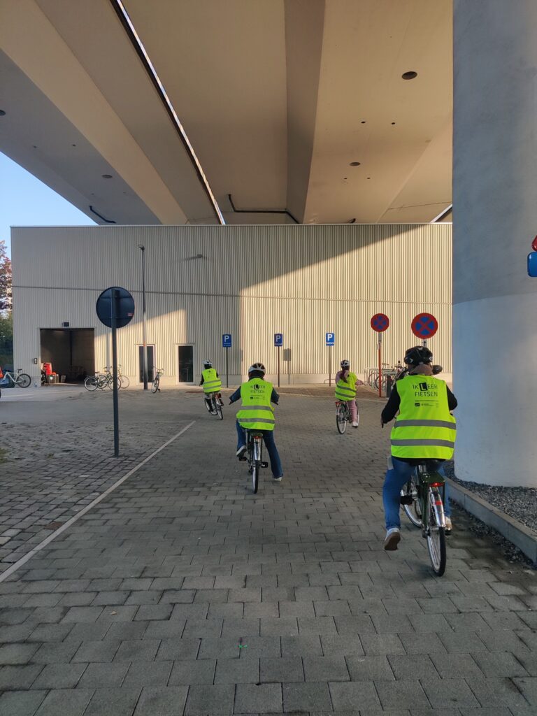 Fietslessen overgenomen door de Fietsambassade
